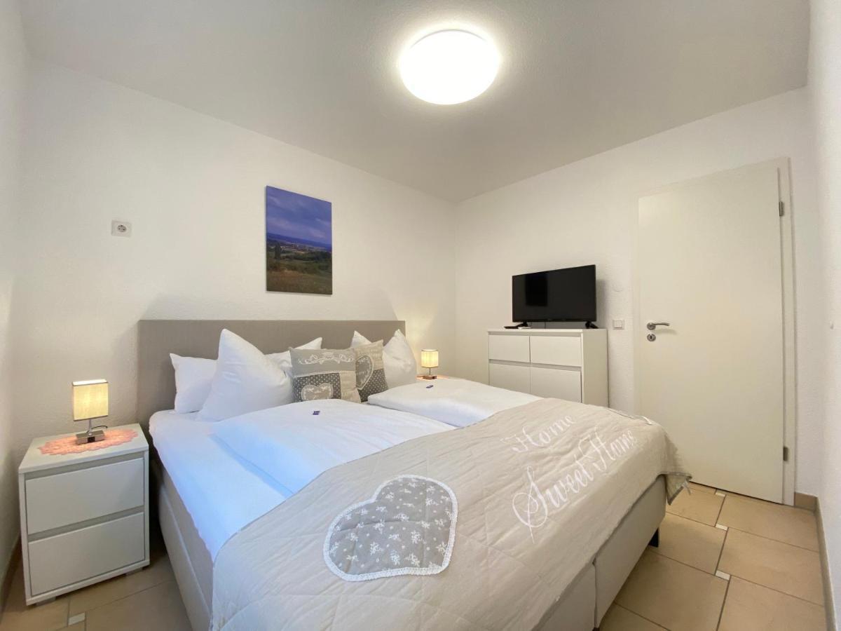 2 Zimmer Apartment, 70 Qm, Max 4 Pers, Private Terasse, 2 Parkplaetze, Internet 250 Mbit 加特林根 外观 照片