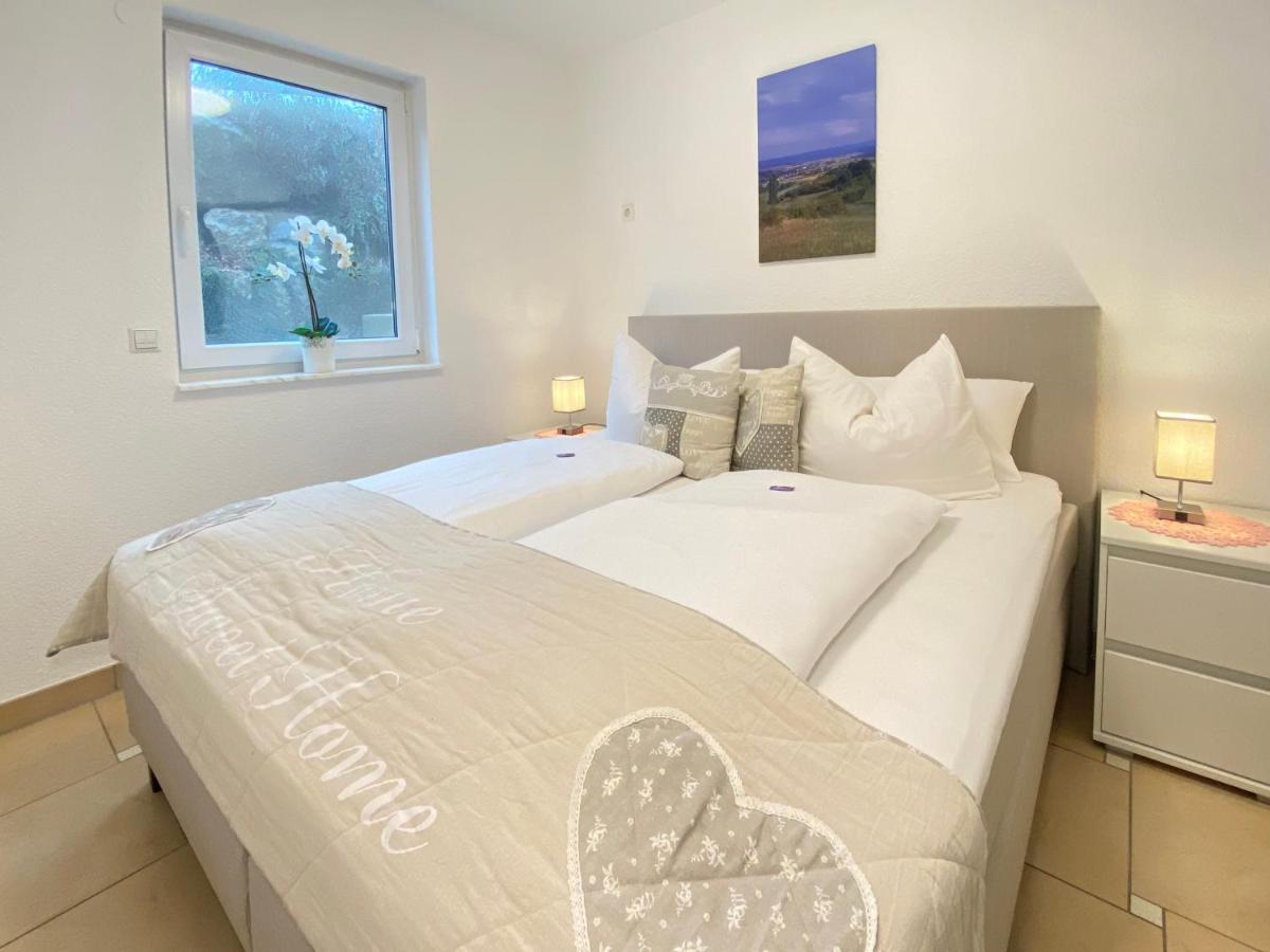 2 Zimmer Apartment, 70 Qm, Max 4 Pers, Private Terasse, 2 Parkplaetze, Internet 250 Mbit 加特林根 外观 照片