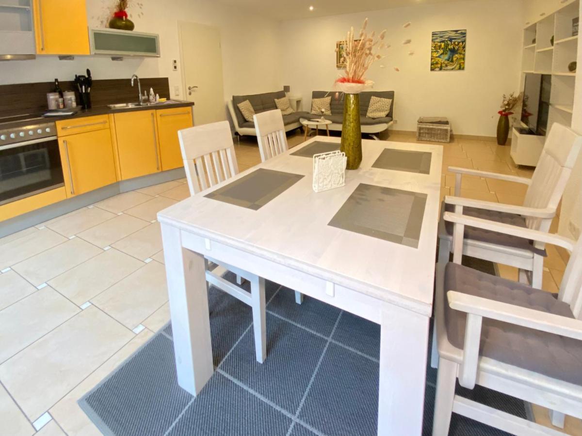 2 Zimmer Apartment, 70 Qm, Max 4 Pers, Private Terasse, 2 Parkplaetze, Internet 250 Mbit 加特林根 外观 照片